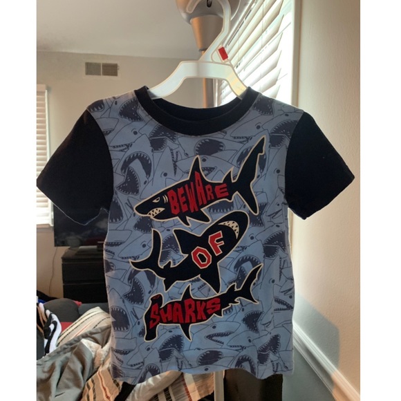 Shark graphic tee - Picture 1 of 2